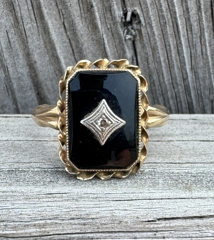 Vintage 10k Gold Onyx Diamond Ring Milgrain Edges and Twisted Border Estate Ring